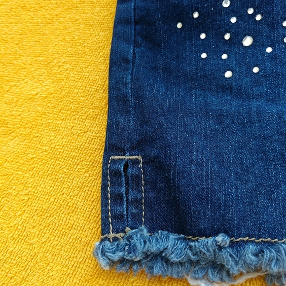 ❤️‍🔥Jean Shorts Platinum Edge Blue Rhinestones Juniors NWOT - Picture 3 of 11